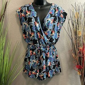 #14 Love Lucy love sleeveless floral, short romper size M